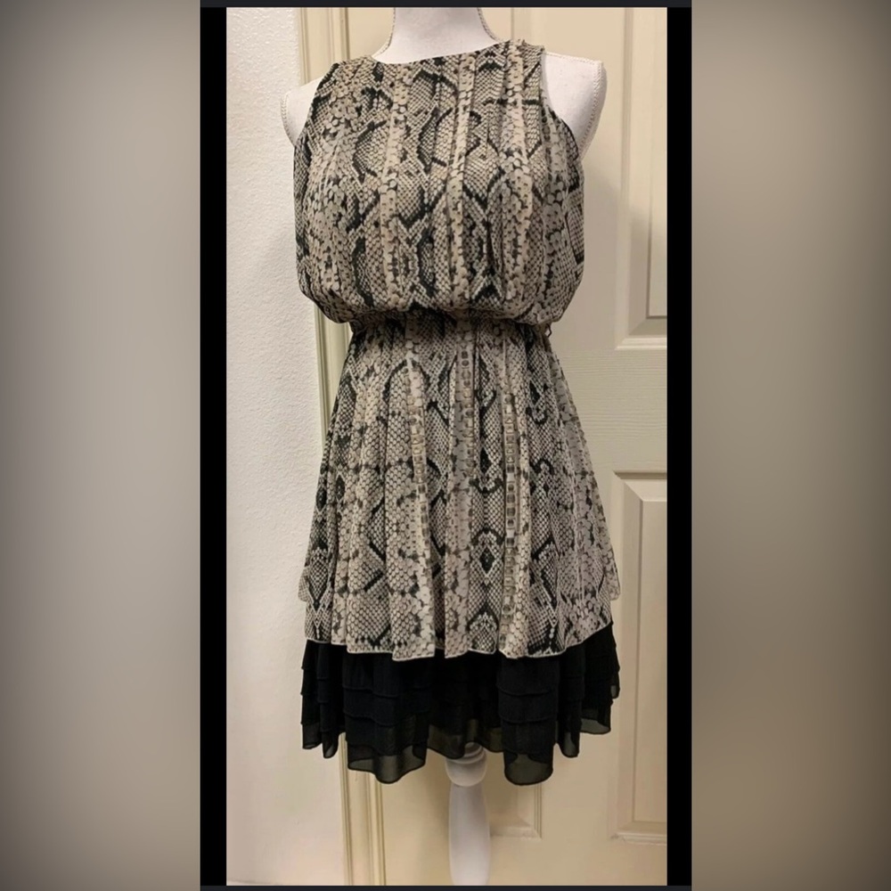 Jessica Simpson size M women Black and Cream Midi Dress